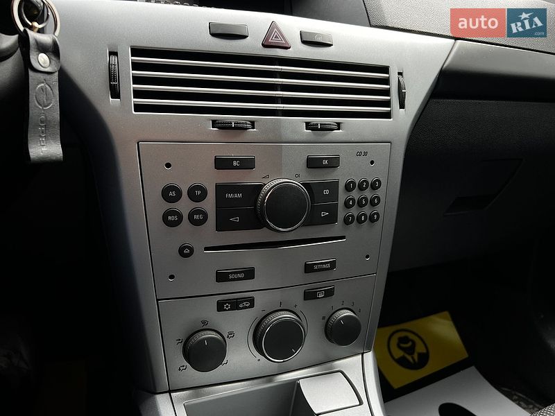 Хетчбек Opel Astra 2011 в Львові