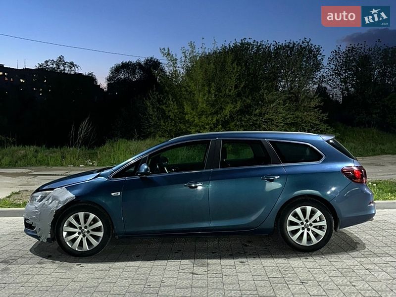 Универсал Opel Astra 2012 в Сиховом