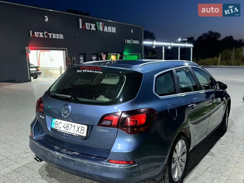 Универсал Opel Astra 2012 в Сиховом