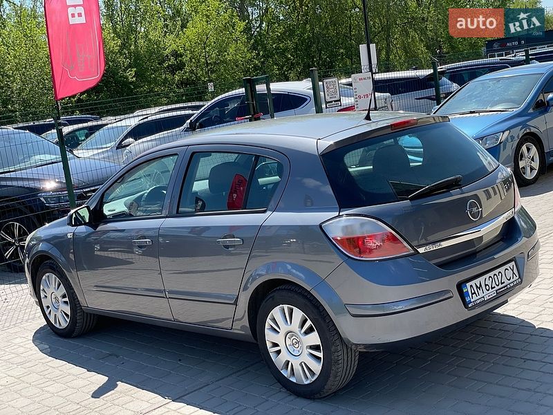 Хетчбек Opel Astra 2006 в Бердичеві