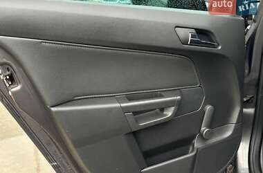 Универсал Opel Astra 2010 в Львове