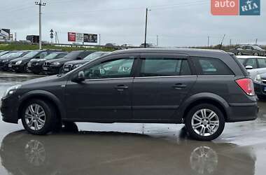 Универсал Opel Astra 2010 в Львове
