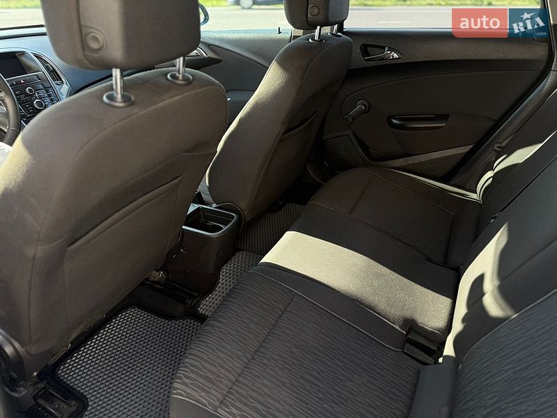 Универсал Opel Astra 2014 в Луцке