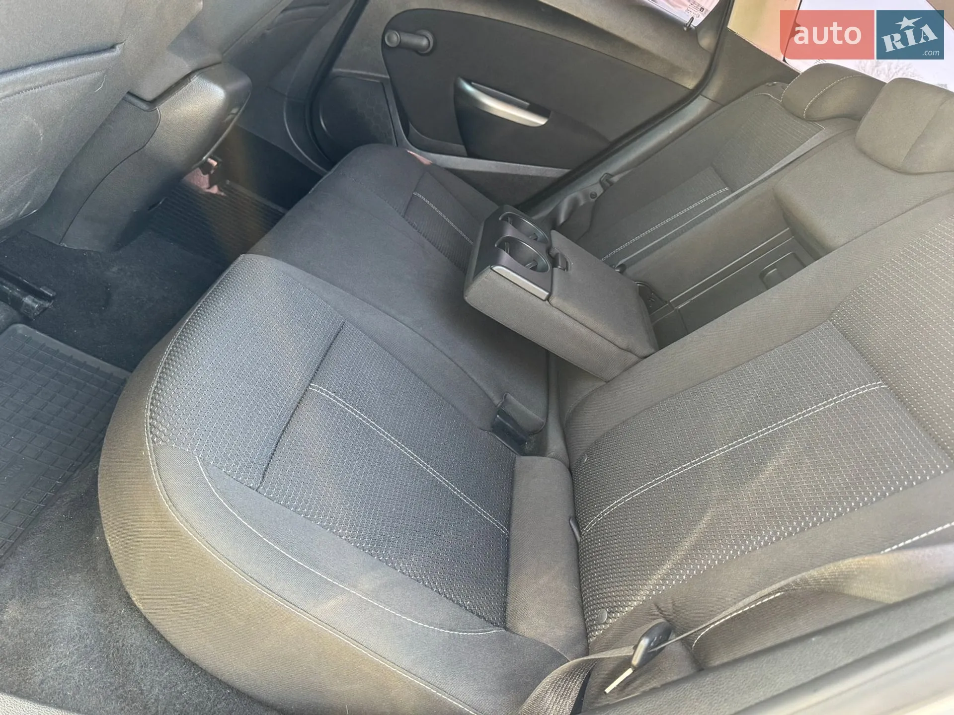 2011 Opel Astra - мініатюра 38