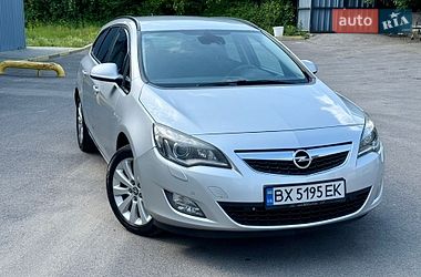 Універсал Opel Astra 2011 в Ужгороді