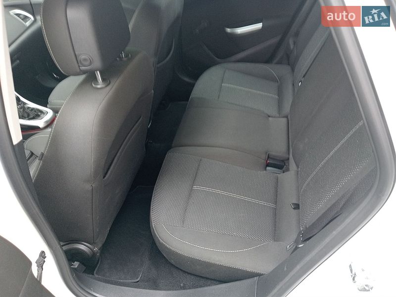 Универсал Opel Astra 2011 в Днепре
