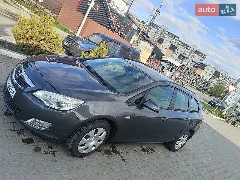 Opel Astra 2011