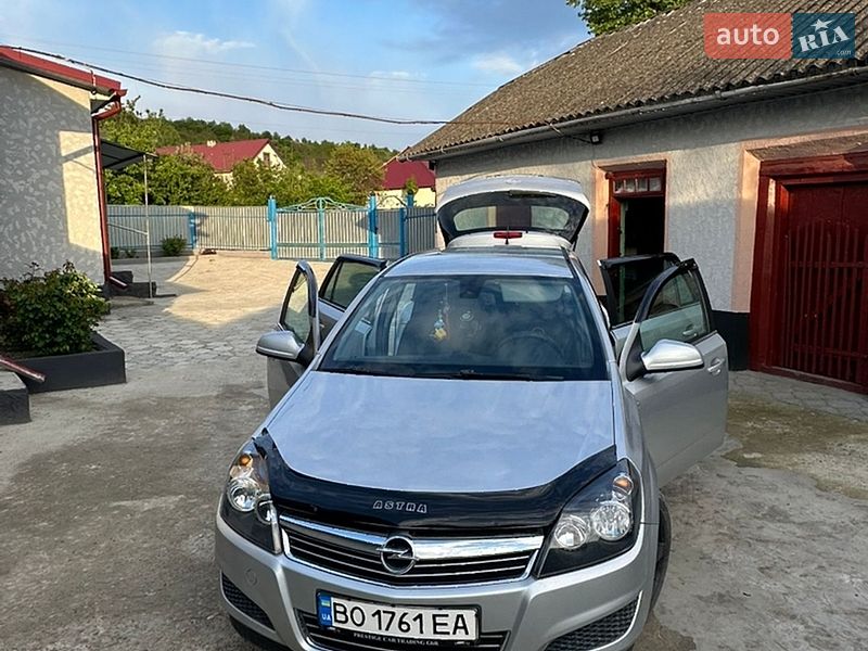 Opel Astra 2010
