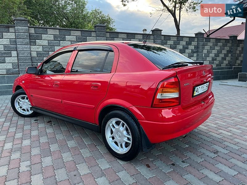 Седан Opel Astra 2002 в Ровно