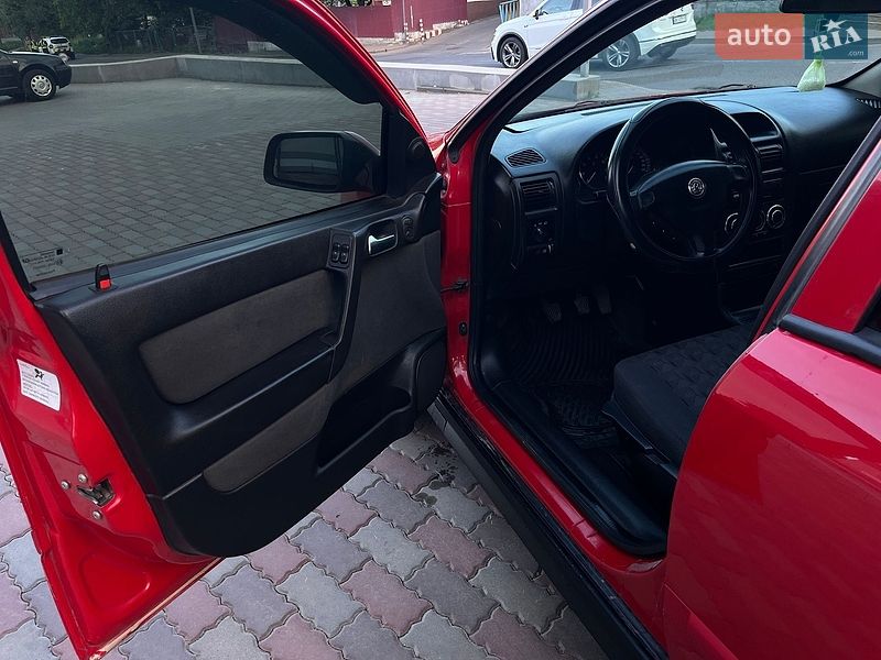 Седан Opel Astra 2002 в Ровно