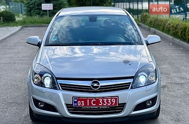 Хэтчбек Opel Astra 2009 в Ровно