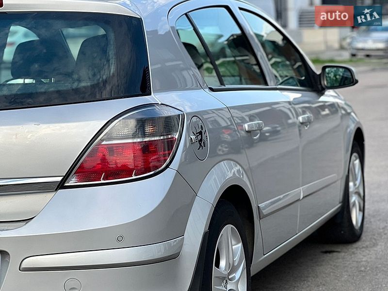 Хэтчбек Opel Astra 2009 в Ровно