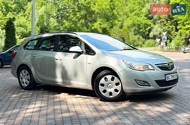 Универсал Opel Astra 2011 в Дрогобыче