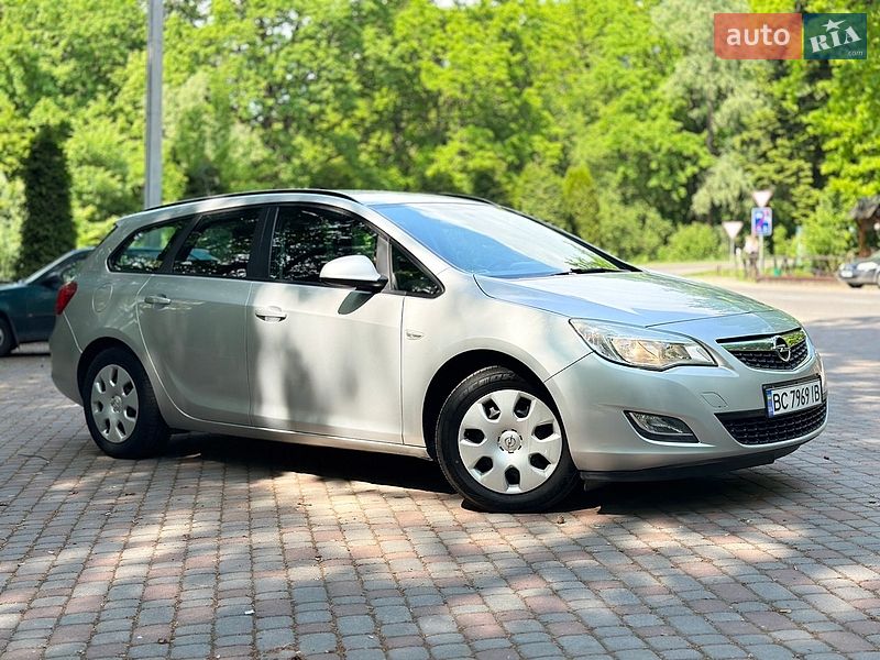 Opel Astra 2011