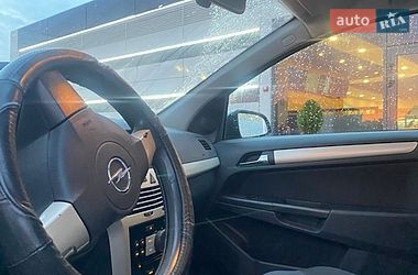 Хэтчбек Opel Astra 2008 в Олевске