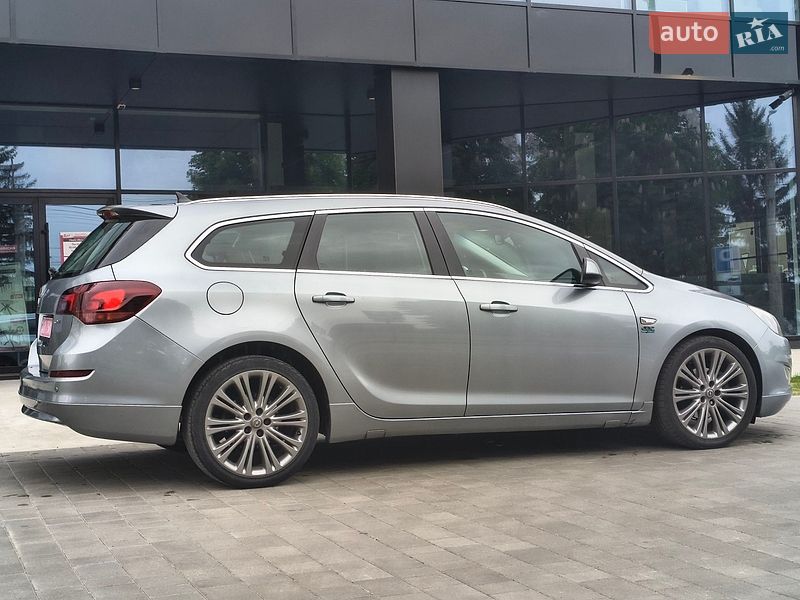 Универсал Opel Astra 2012 в Луцке