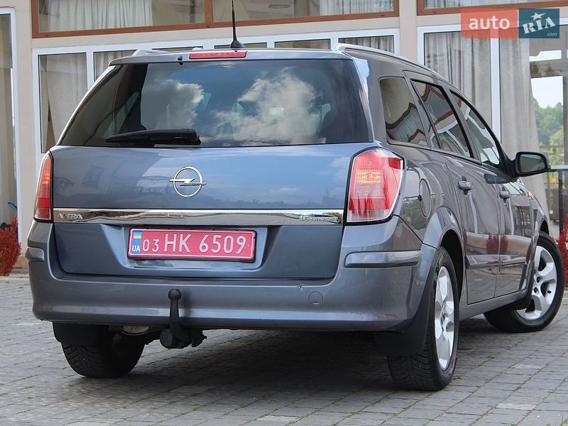 Универсал Opel Astra 2006 в Трускавце