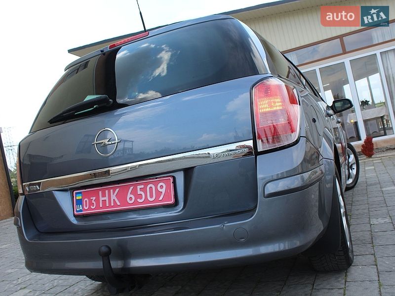 Универсал Opel Astra 2006 в Трускавце