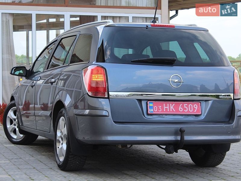 Универсал Opel Astra 2006 в Трускавце