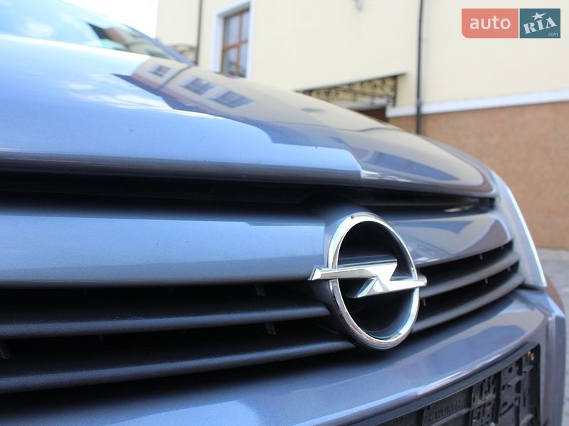 Универсал Opel Astra 2006 в Трускавце