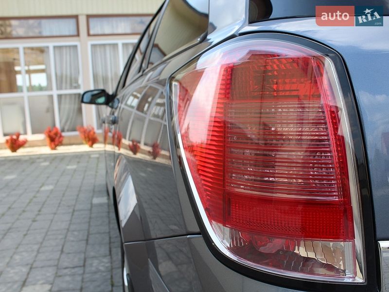 Универсал Opel Astra 2006 в Трускавце