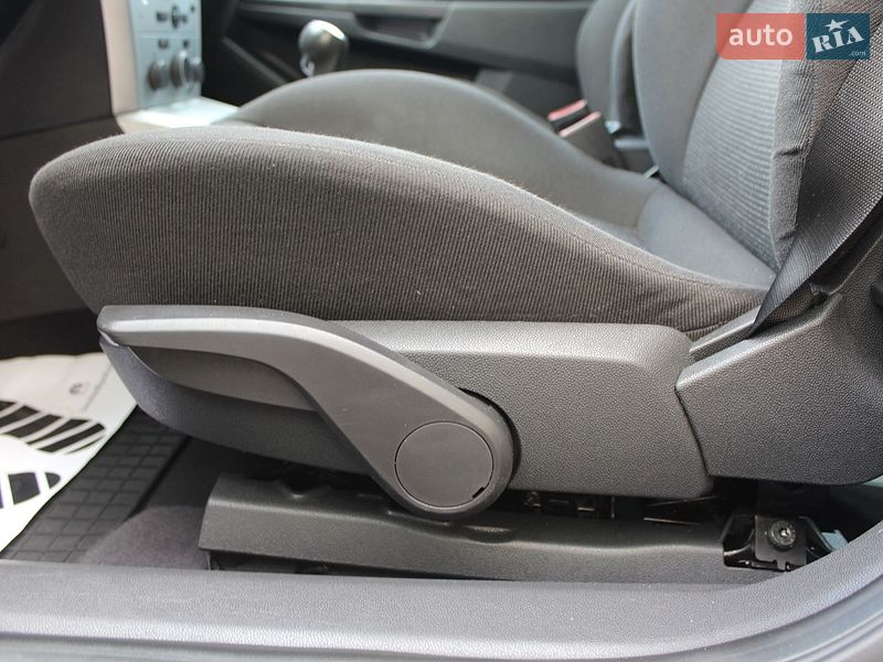Универсал Opel Astra 2006 в Трускавце