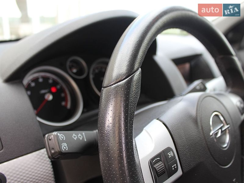 Универсал Opel Astra 2006 в Трускавце