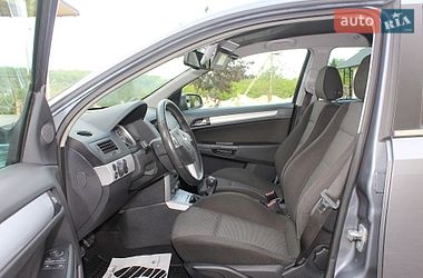 Универсал Opel Astra 2006 в Трускавце
