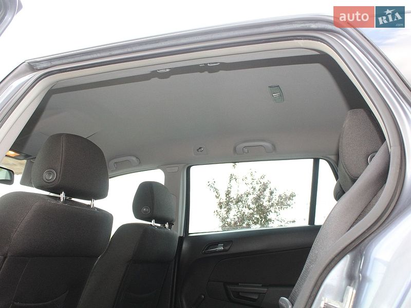 Универсал Opel Astra 2006 в Трускавце