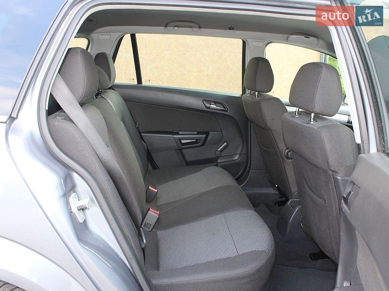 Универсал Opel Astra 2006 в Трускавце
