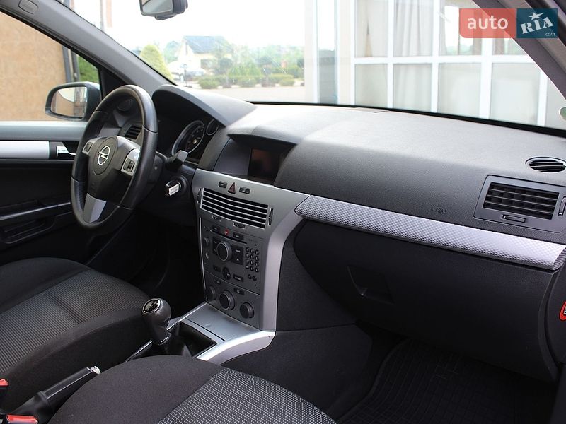 Универсал Opel Astra 2006 в Трускавце
