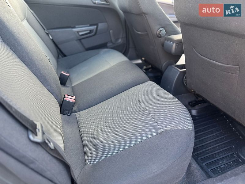Универсал Opel Astra 2008 в Днепре