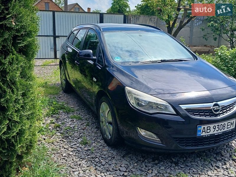 Универсал Opel Astra 2010 в Виннице