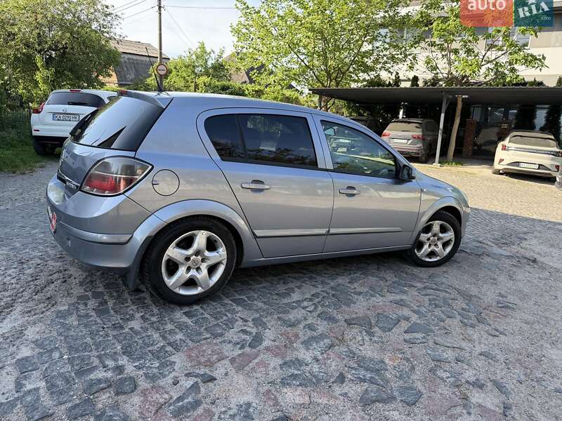 Хэтчбек Opel Astra 2007 в Киеве