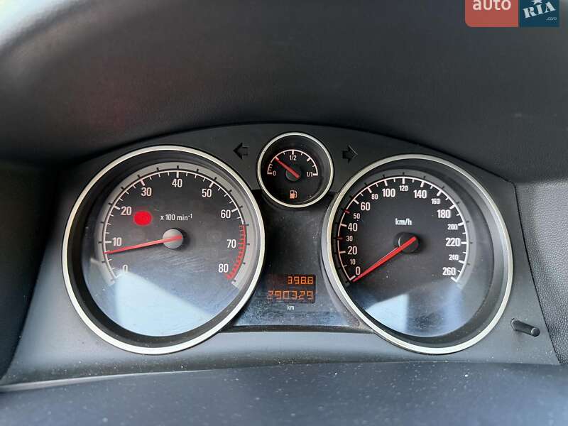 Хэтчбек Opel Astra 2007 в Киеве