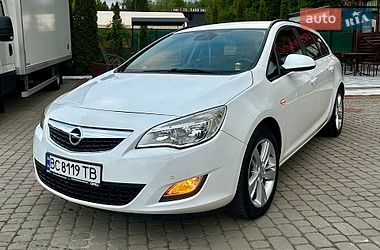 Універсал Opel Astra 2011 в Трускавці