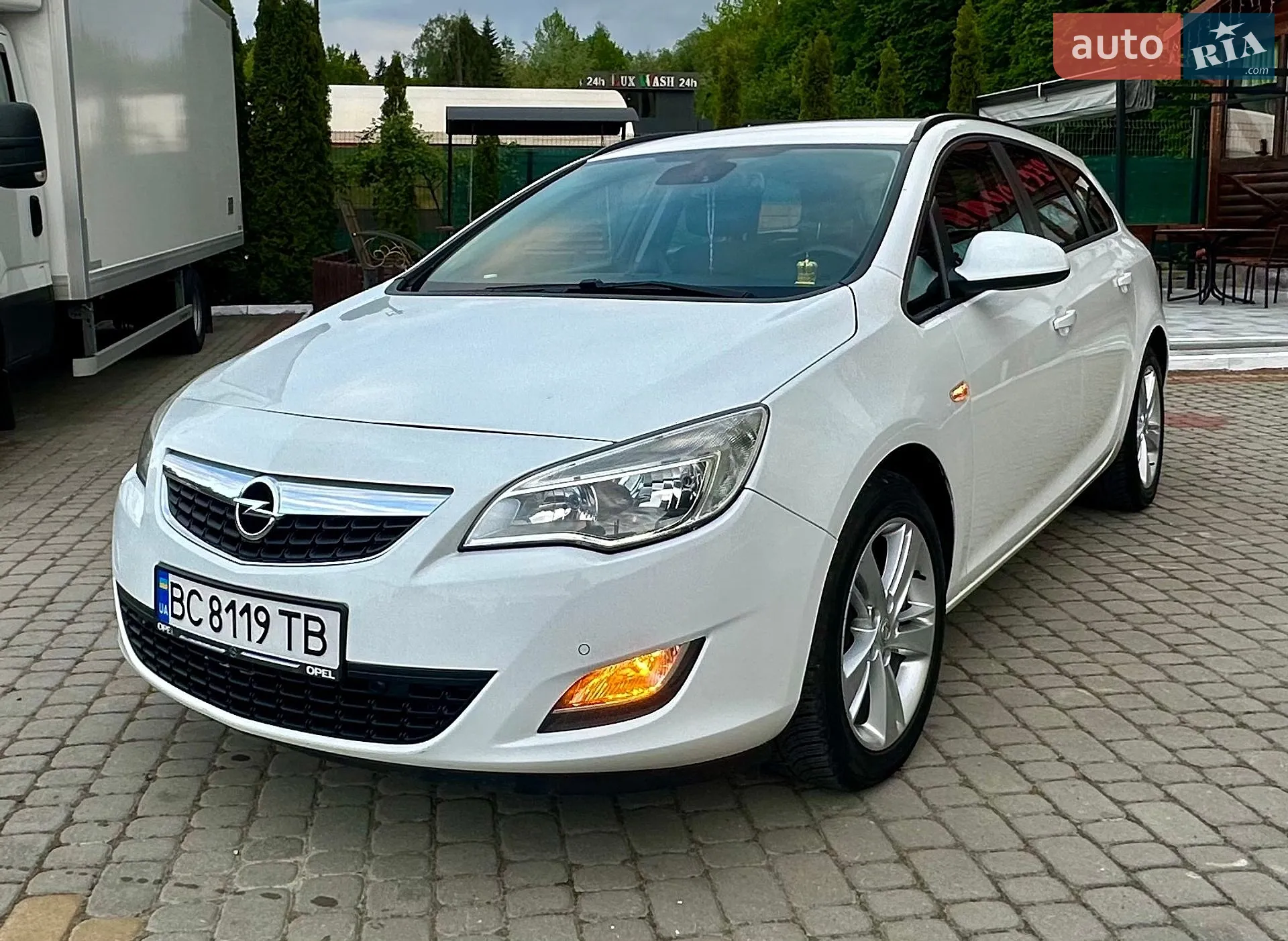 2011 Opel Astra - фото 1