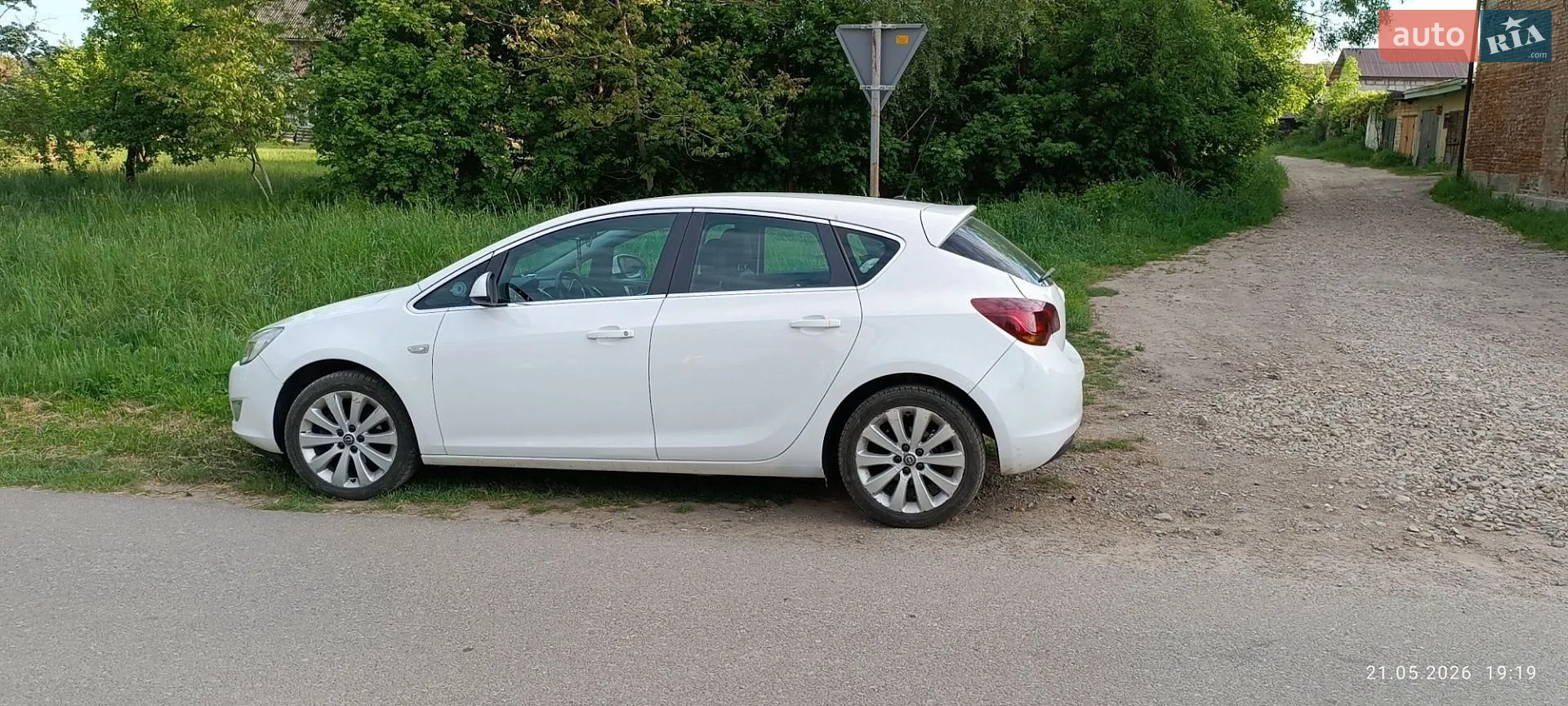 2010 Opel Astra - мініатюра 2