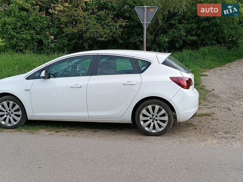 Хетчбек Opel Astra 2010 в Дрогобичі