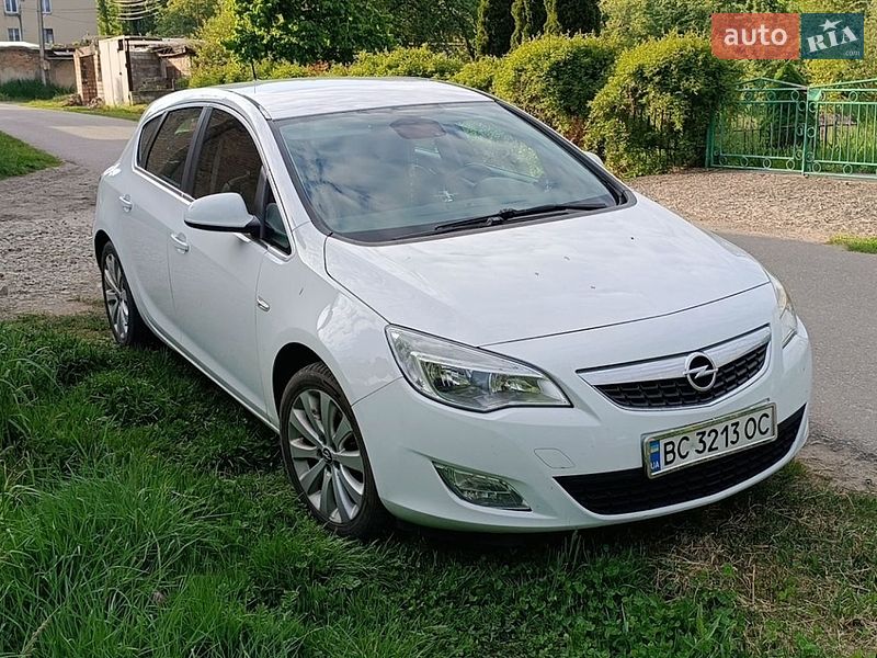 Хетчбек Opel Astra 2010 в Дрогобичі