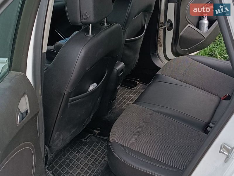 Хетчбек Opel Astra 2010 в Дрогобичі