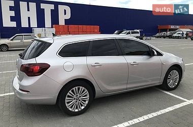 Універсал Opel Astra 2013 в Івано-Франківську