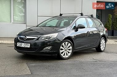 Универсал Opel Astra 2011 в Киеве
