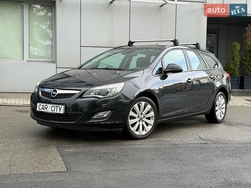 Opel Astra 2011