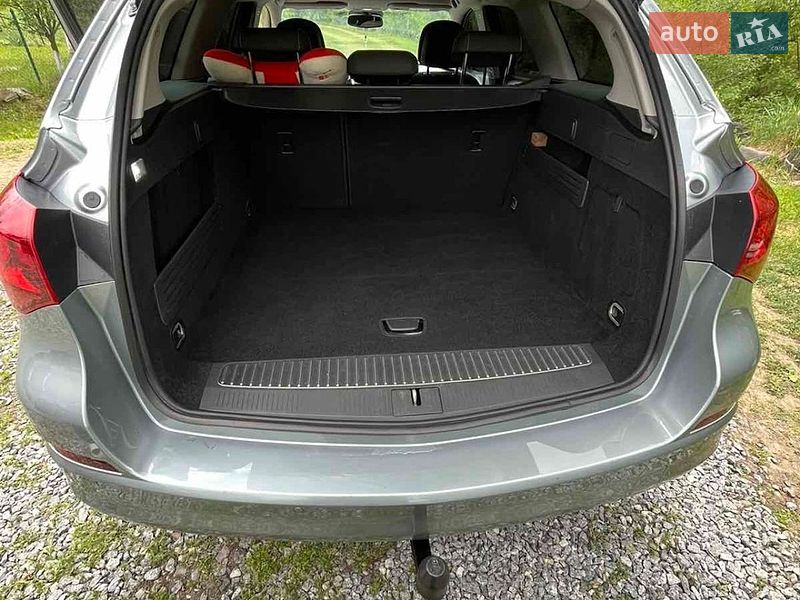 Универсал Opel Astra 2012 в Дрогобыче