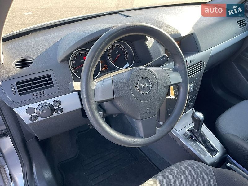 Хэтчбек Opel Astra 2005 в Киеве