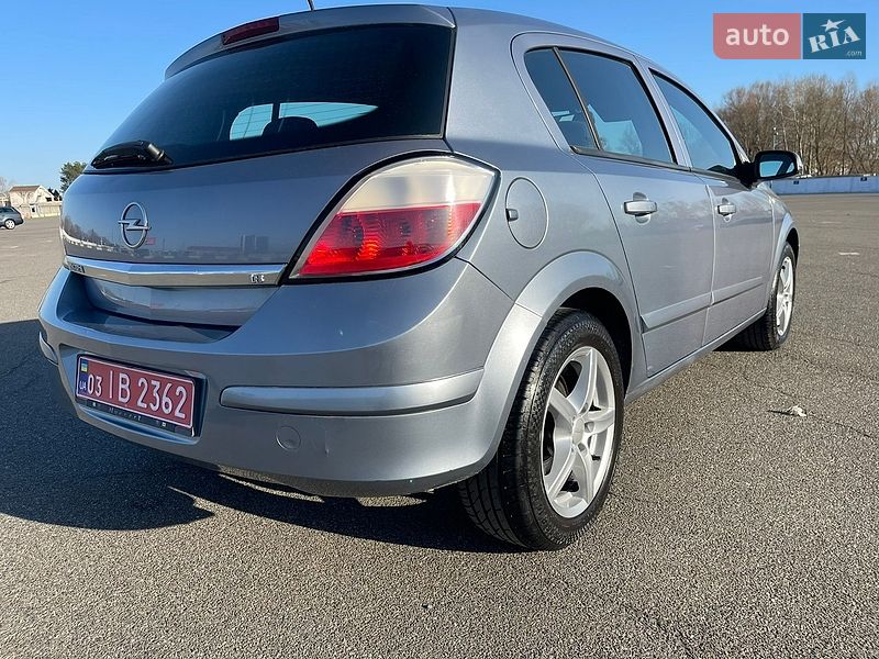 Хэтчбек Opel Astra 2005 в Киеве