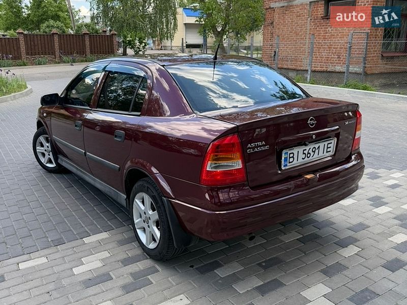 Седан Opel Astra 2006 в Полтаве