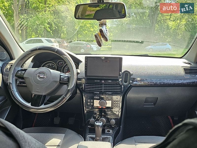 Універсал Opel Astra 2010 в Києві