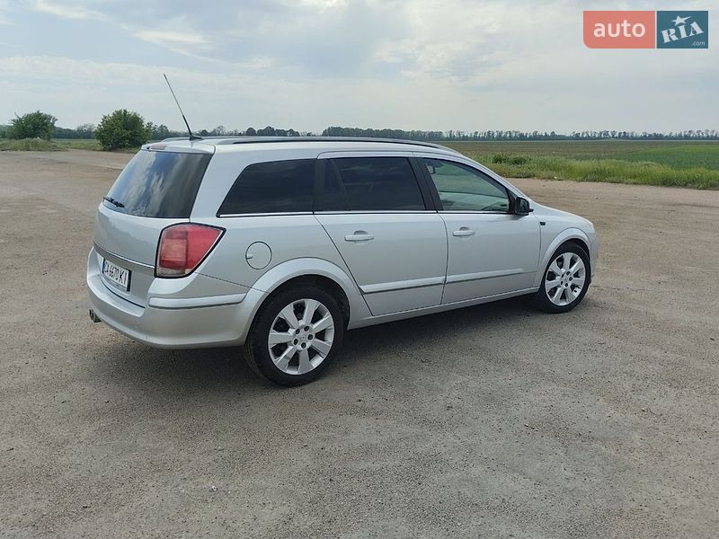 Универсал Opel Astra 2006 в Христиновке